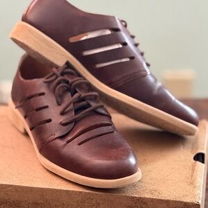 Born Jakob Yankee Cut Out Leather Oxfords Women’s SZ 8.5